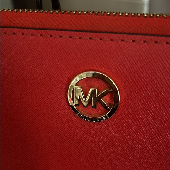 Michael Kors Red Wallet - Picture 2 of 6